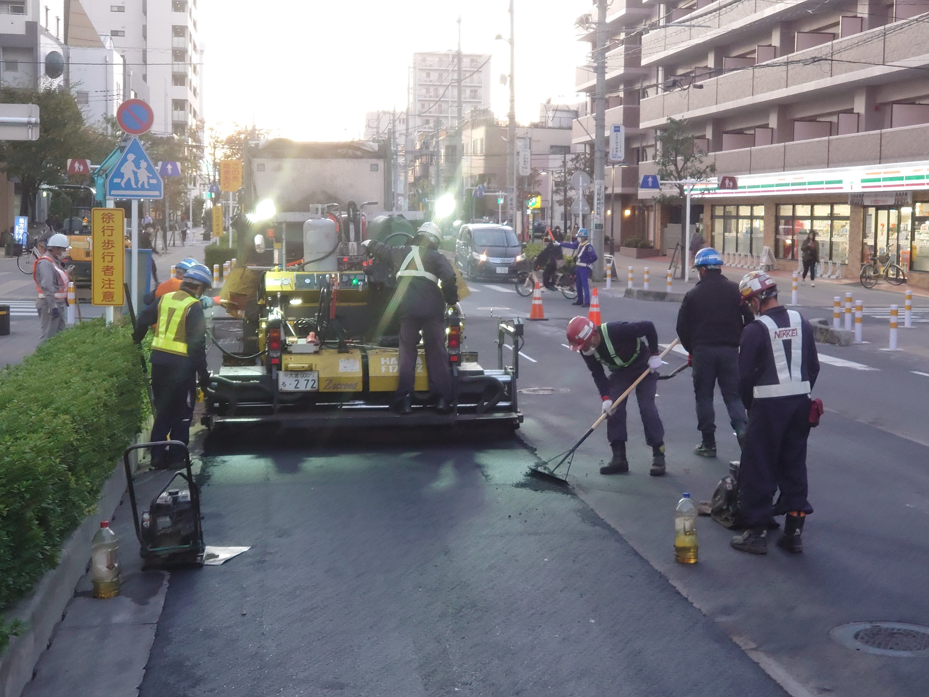 川口駅前舗装復旧工場